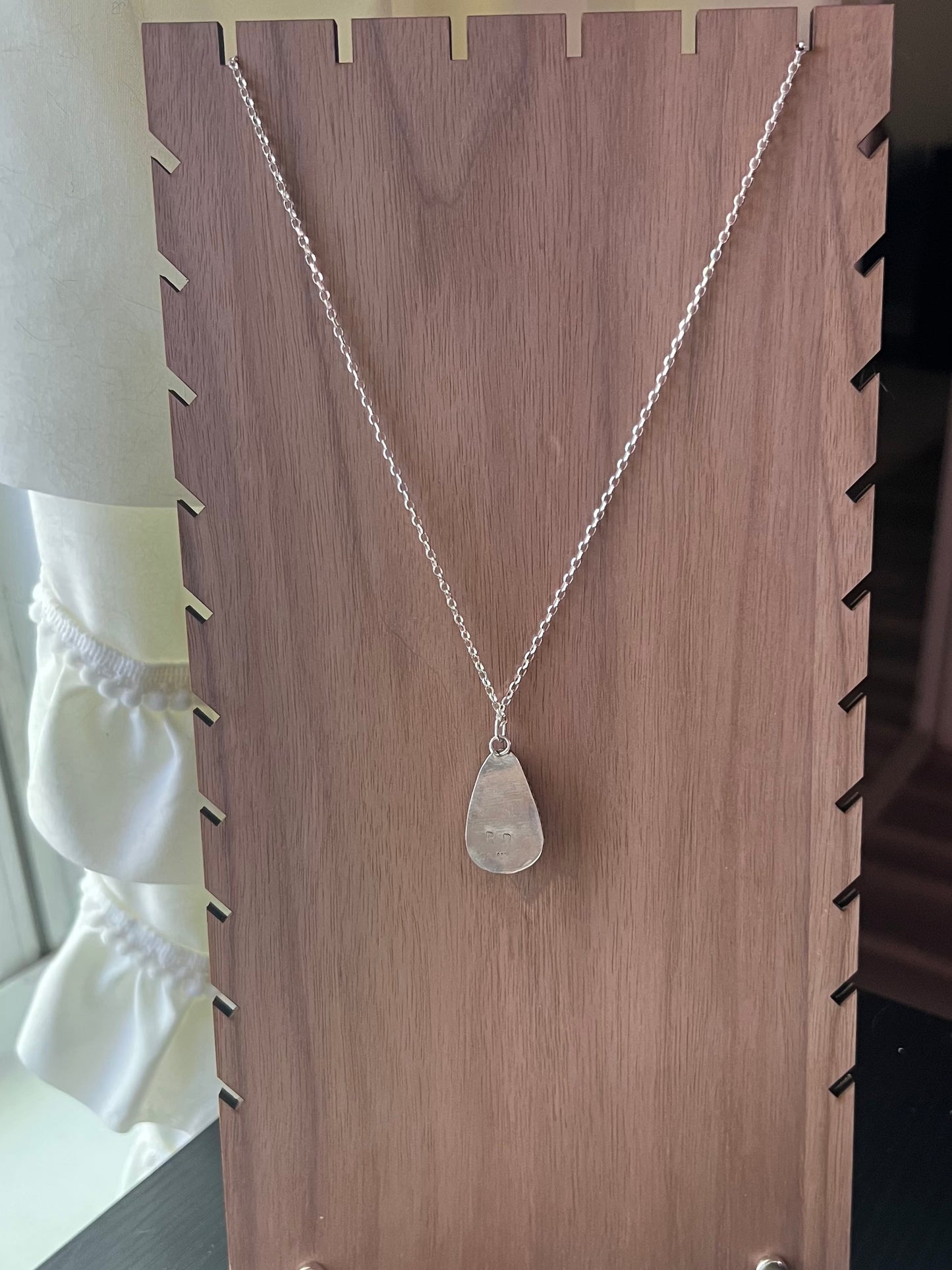 White Buffalo 14-16in Pear Necklace