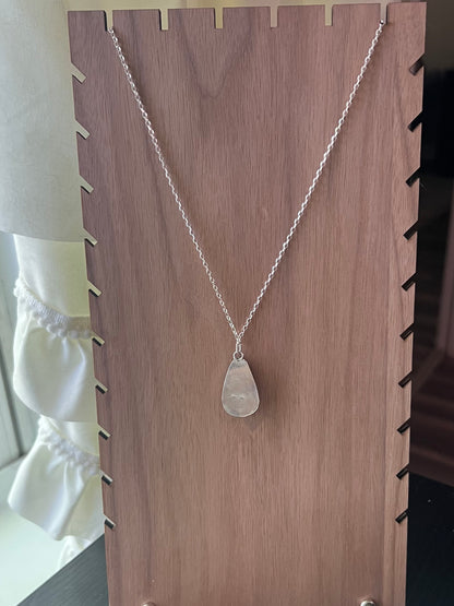 White Buffalo 14-16in Pear Necklace