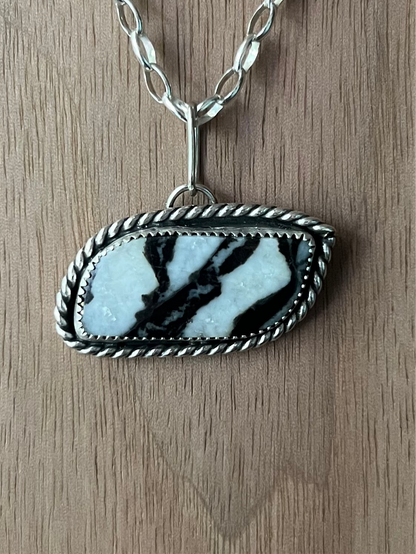 White Buffalo 16in Necklace