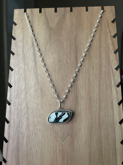 White Buffalo 16in Necklace